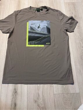 Boss Men's Taupe Graphic Short-Sleeve Tee with Neon Yellow Accent